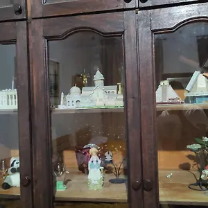 https://suzi-hostel.alltbilisihotels.com